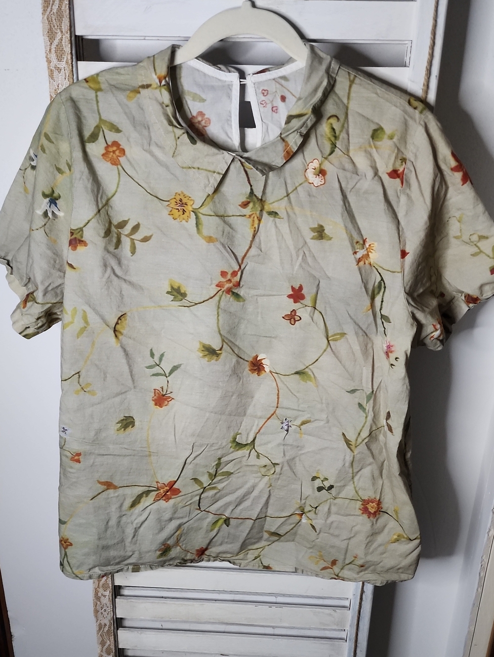 Women's Floral Short-Sleeve Blouse - Light Sage Green & Skirt